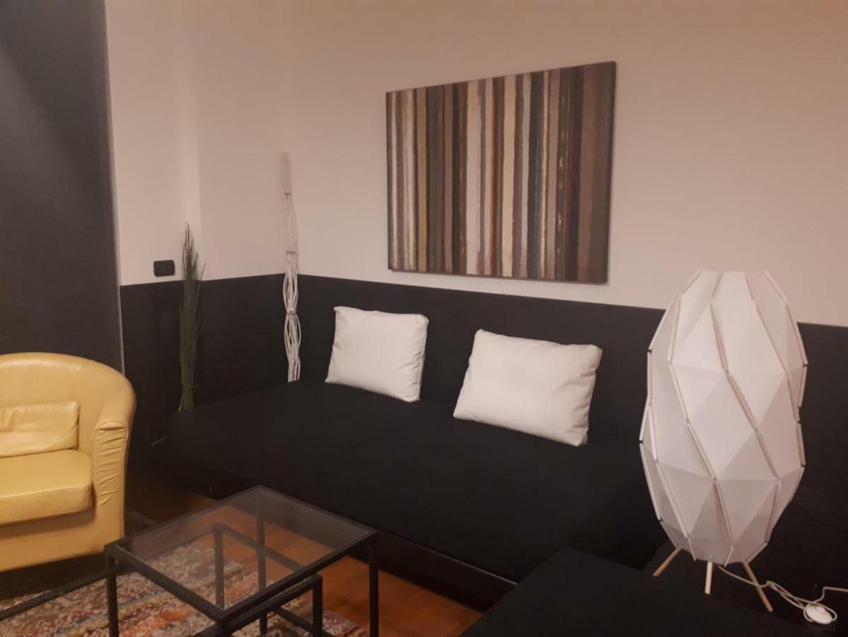 Casa Roma Apartment Turate Bagian luar foto