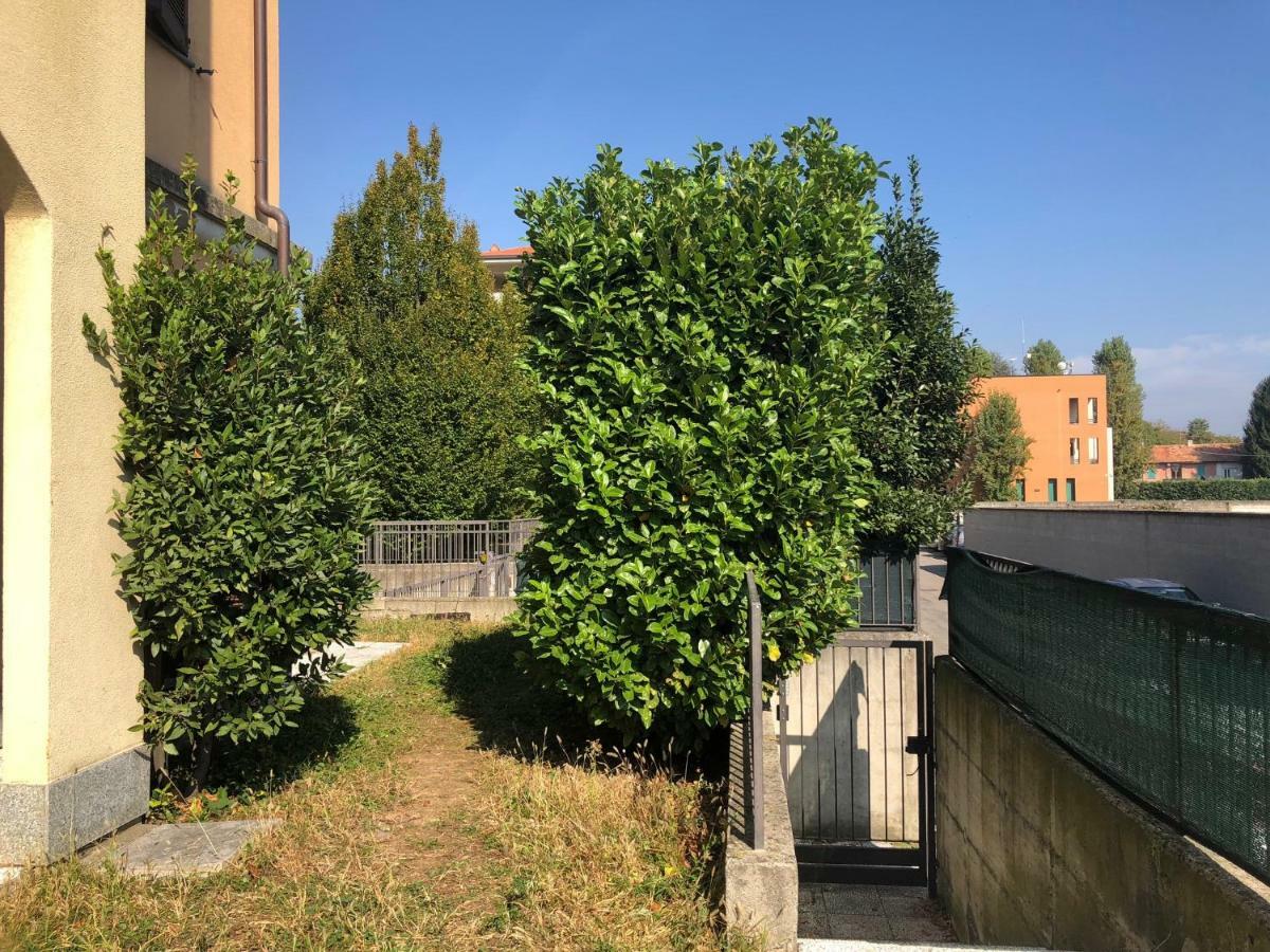 Casa Roma Apartment Turate Bagian luar foto
